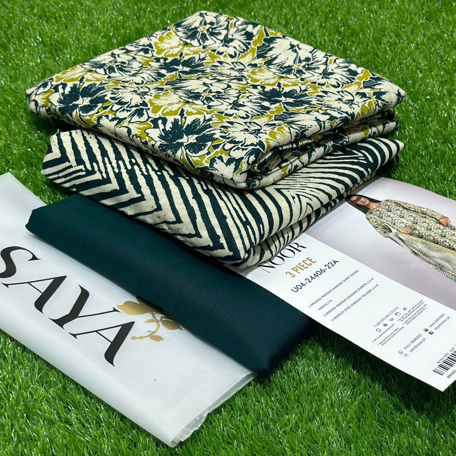 Digital Printed 3 Piece Soft Khaddar Suit-17