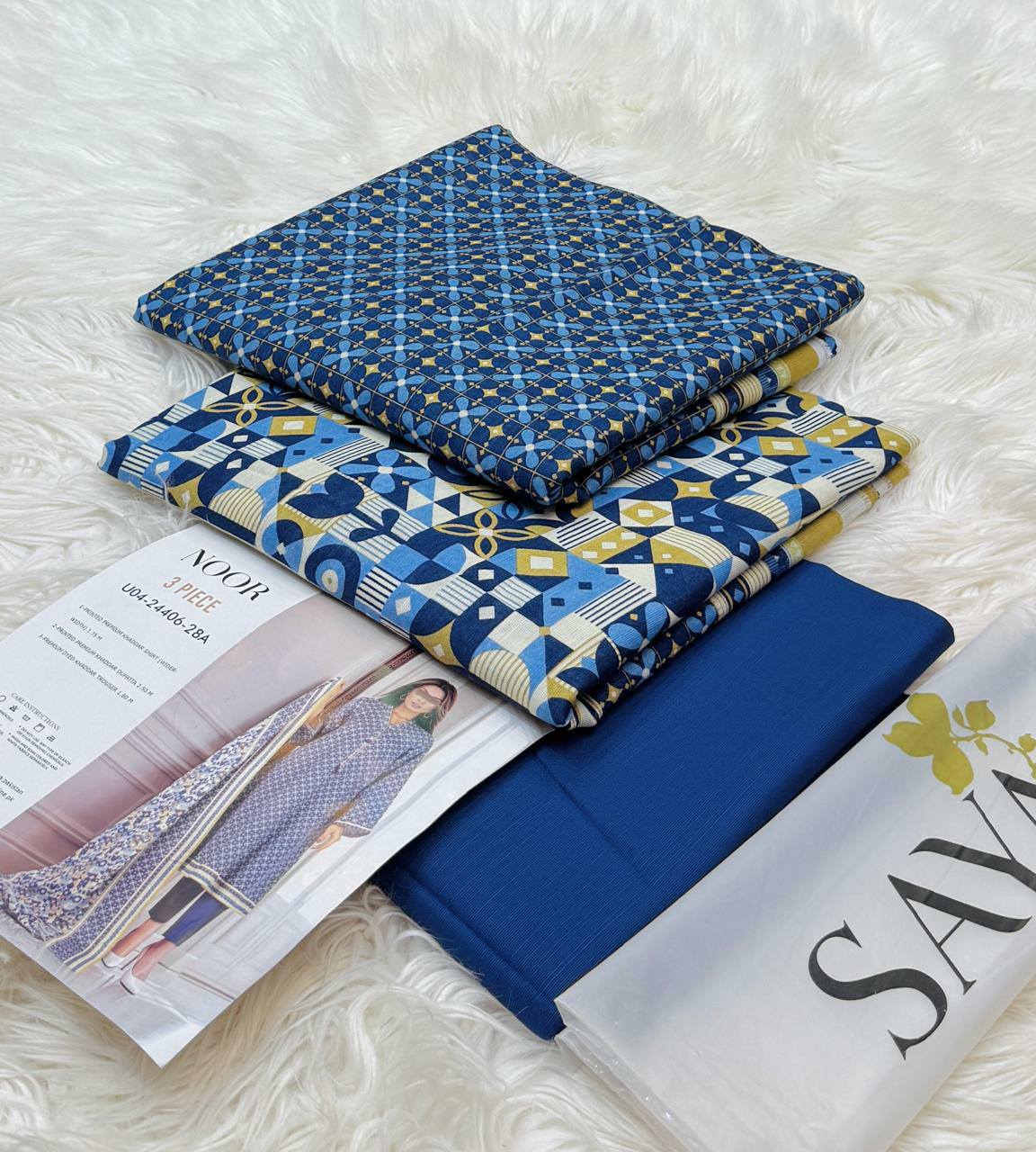 Digital Printed 3 Piece Soft Khaddar Suit-25