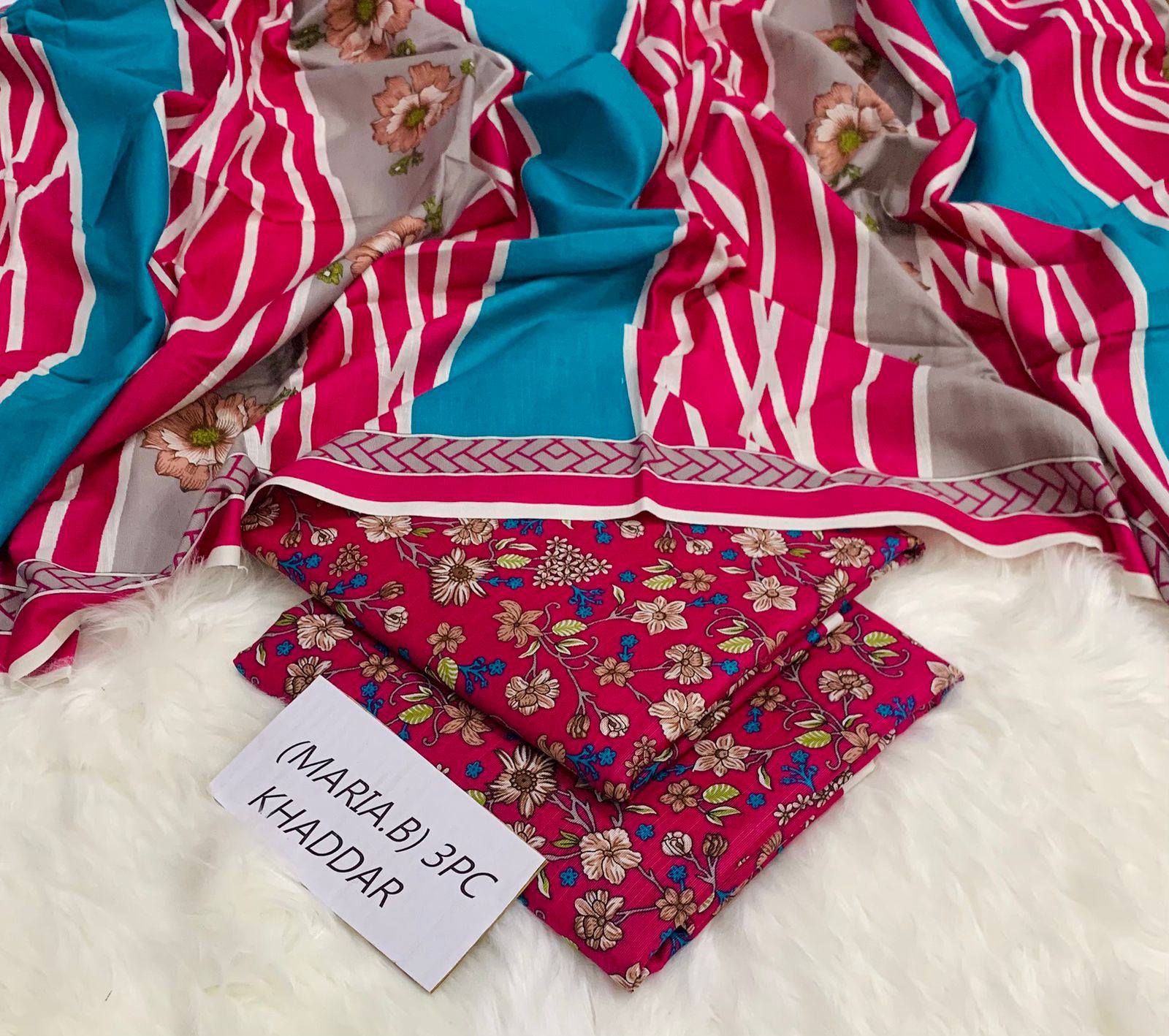 Digital Printed 3 Pcs Soft Khaddar Suit -04